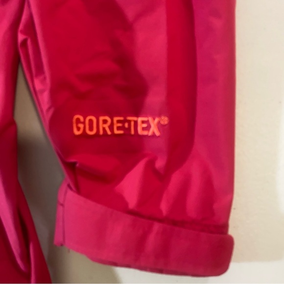 The North Face Women’s GORE-TEX Hooded Waterproof Jacket Pink Full Zip Jacket - Picture 5 of 13